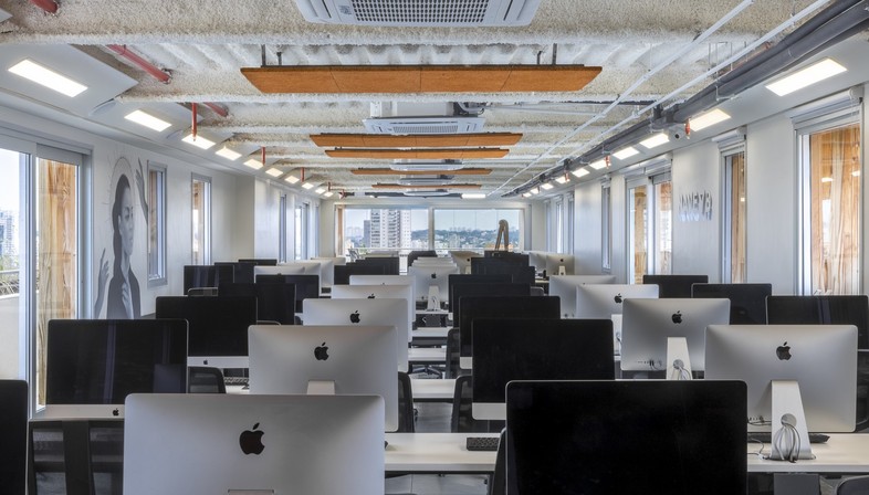SuperLimão studio designs interiors for Escola 42, an IT school in Saõ Paulo, Brazil
SuperlimãoStudio设计的Interiors in Interiors for Escola 42,一所IT学校,位于巴西的Saîpaulo