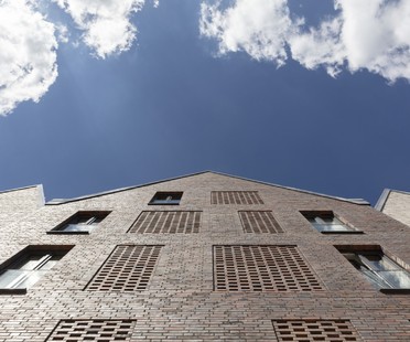 Tchoban Voss Architekten presents contemporary interpretations of traditional brick buildings in Anklam
Tchoban Voss Architekten在Anklam中介绍了对传统砖建筑的当代解释