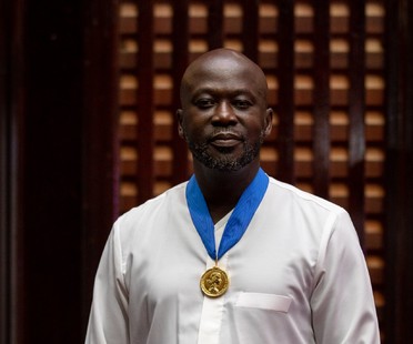 Sir David Adjaye OBE receives 2021 Royal Gold Medal
戴维·艾修(David Adjaye)爵士OBE爵士获得2021年皇家金牌