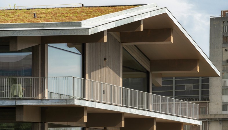 Powerhouse Company designs Floating Office Rotterdam, a climate-adaptable building
Powerhouse Company设计浮动办公室鹿特丹,一栋适应气候适应的建筑物