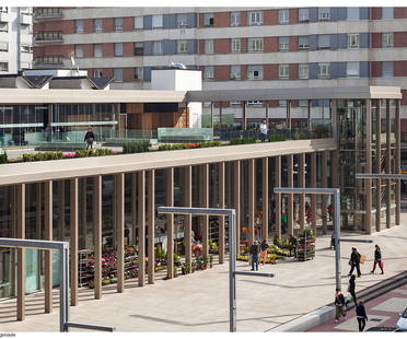 Bárcena y Zufiaur redevelops Vitoria food market
Bárcena y Zufiaur redevelops Vitoria food market