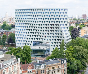 Xaveer De Geyter: Administrative offices of the Province of Antwerp
Xaveer de Geyter:安特卫普省的行政办公室