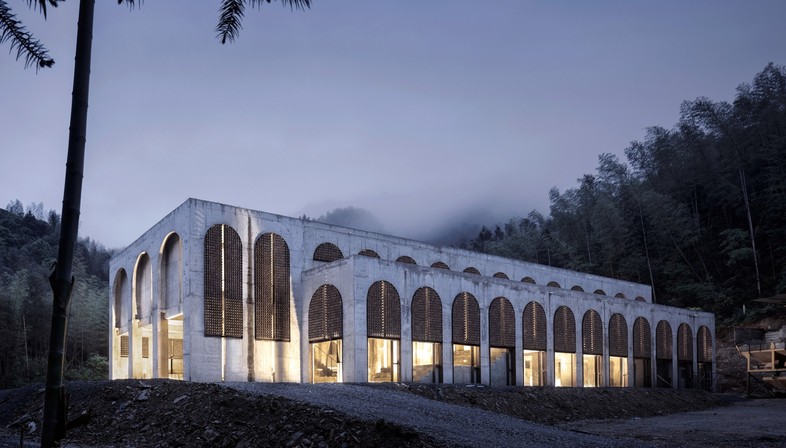 AZL Architects: BingDing Wood Kiln Factory, Qiancheng, China
AZL建雷竞技下载链接筑师:中国Qiancheng的Bingding Wood Kiln Factory
