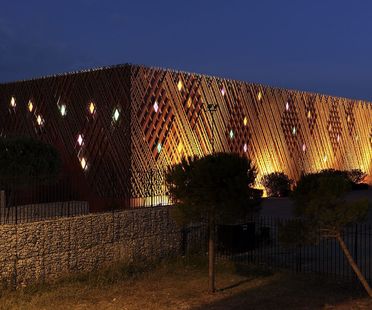 A+Architecture: Jean-Claude Carrière Theatre in Montpellier A+#raybet官网建筑:Montpellier的Jean-ClaudeCarrière剧院