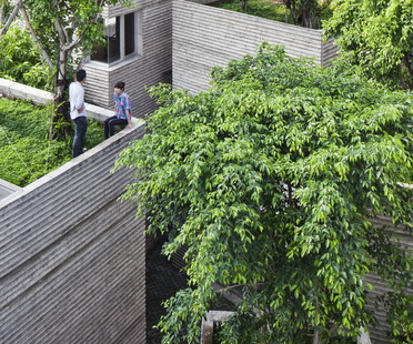 House for trees by Vo Trong Nghia Architects in Ho Chi Minh City
Ho Chi Minh City的Vo Trong Nghia建筑师雷竞技下载链接的树木房屋