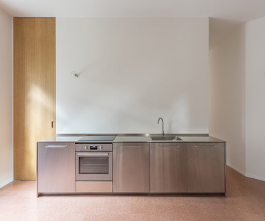 SET Architects, how to rethink a small flexible home
SET建雷竞技下载链接筑事务所,如何重新思考一个灵活的小型住宅