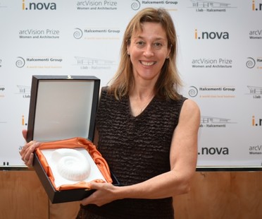 詹妮弗·斯科尔赢得了弧菌奖 - 妇女和建筑#raybet官网