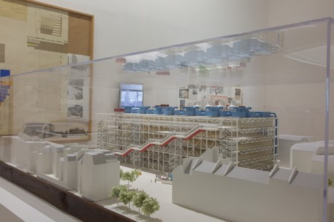 Renzo Piano et Richard Rogers展览中心蓬皮杜，巴黎