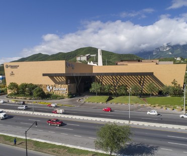 墨西哥蒙特雷Carranza Ruiz Arquitectura Pueblo Serena购物中心