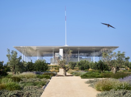 根据Riba名称Aleph Zero作为国际新兴建筑师的名字，世界上20座最佳新建筑物名单