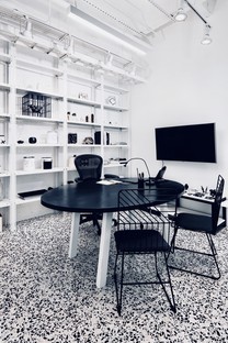 Cadena Asociados的墨西哥设计师在蒙特雷有了新的黑白办公室