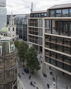 2018年英国皇家建筑师协会斯特灵奖授予Foster + Partners的彭博社