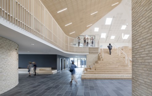 C.F. Møller建雷竞技下载链接筑事务所设计了丹麦Ikast的心脏
