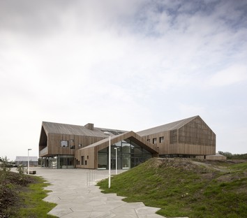 C.F. Møller建雷竞技下载链接筑事务所设计了丹麦Ikast的心脏