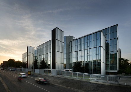 公园协会redesigns the Engie Headquarters building in the Bicocca district