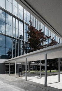 公园协会redesigns the Engie Headquarters building in the Bicocca district
