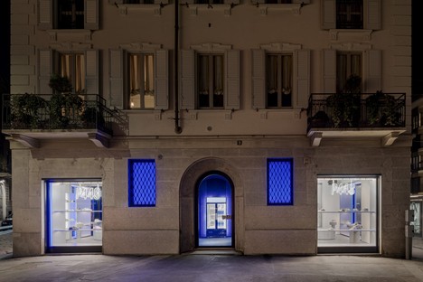 Piuarch在米兰设计了一家创新的运动鞋商店