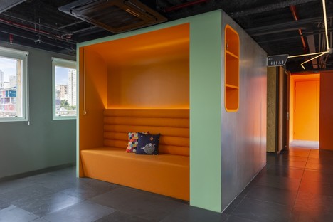 SuperlimãoStudio设计的Interiors in Interiors for Escola 42，一所IT学校，位于巴西的Saîpaulo