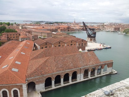 2020年在La Biennale di Venezia举行的2020年国#raybet官网际建筑展览的新日期“height=