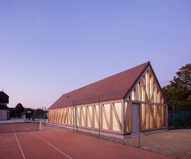 Lemoal lemoal建筑师在卡布格的花园网球俱乐部的新设施
