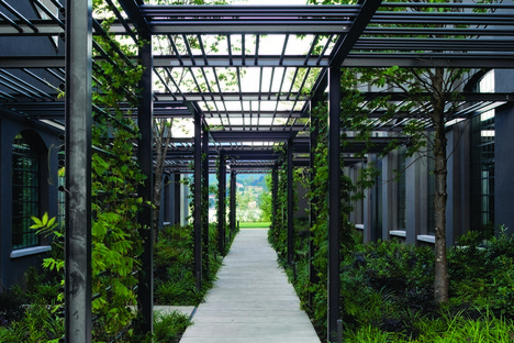 Lissoni＆Partnersarchitecture, nature and industry on the lake - Fantini Headquarters in Pella