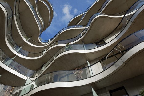 Christophe Rousselle Architecte Courbes在法国哥伦比亚的住宅建筑
