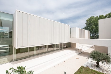 Panorama #raybet官网Architecture设计了位于普罗旺斯艾克斯的MMSH研究园区
