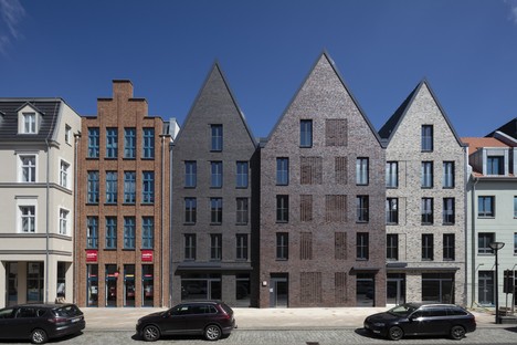 Tchoban Voss Architekten在Anklam中介绍了对传统砖建筑的当代解释