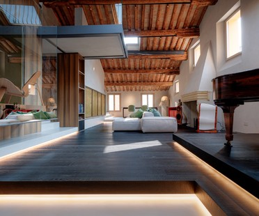 Giuseppe Tortato 雷竞技下载链接Architects:帕多瓦顶层公寓令人兴奋的新故事
