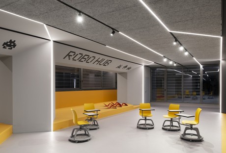 Rozzano curel学校的SBG Architetti ROBOHUB机器人工作室