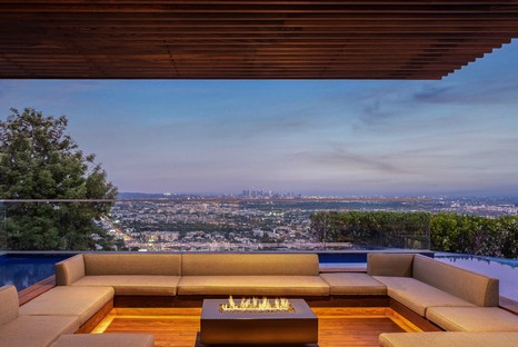 Saota山坡房子有洛杉矶地平线的看法