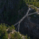 卡尔·维戈·赫梅贝克设计了一座横跨挪威Vøringsfossen瀑布的新人行天桥