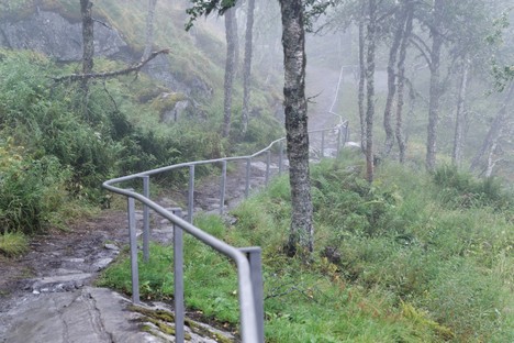 Carl-ViggoHølmebakk在挪威的Vøringsfossen瀑布上设计新的行人桥