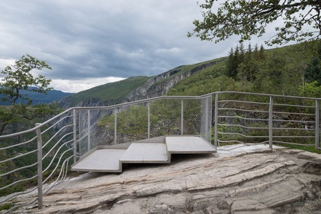 Carl-ViggoHølmebakk在挪威的Vøringsfossen瀑布上设计新的行人桥