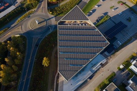 Snøhetta设计Powerhouse Telemark的可持续工作区