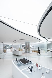 UNStudio designs OPPO flagship store in Guangzhou