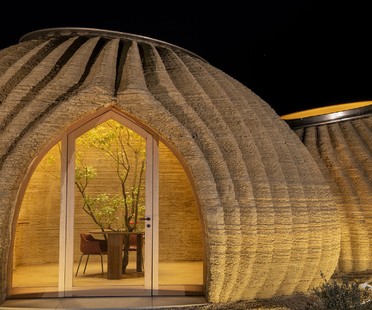 马里奥·Cucinella建筑师雷竞技下载链接设计,第一个3 d印刷eco-sustainable住房模型在原始地球