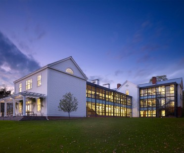 VMA Voith & Mactavish建雷竞技下载链接筑事务所设计了美国米尔布鲁克学校的数学与科学中心