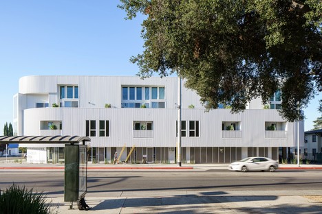 Brooks + Scarpa Designs洛杉矶的Magnolia Hill Apartments