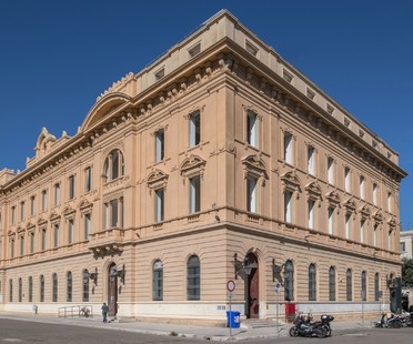 创新活动的全景屋顶表面莱切的宫殿delle邮政