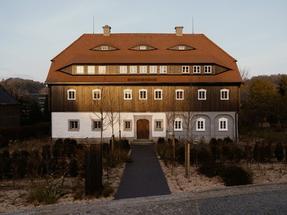 Atelier ST completes the renovation of a Faktorenhaus in Schönbach