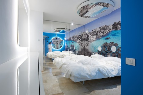 Simone Micheli的蓝色公寓室内设计