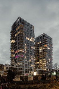 Kaan Architecten设计鹿特丹的De Zalmhaven住宅区中层塔楼