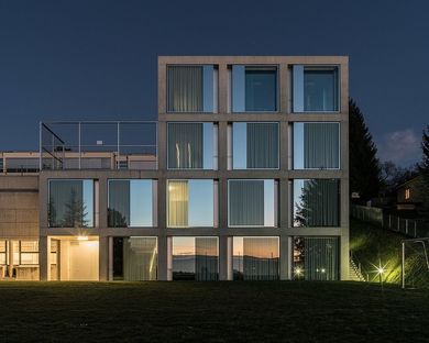 2B建筑师：Belmont-Sur-Lausanne学校的扩展