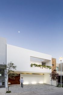 Cota Paredes Arquitectos：瓜达拉哈拉（墨西哥）的Casa V