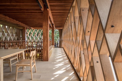 肖：印度尼西亚三宝垄的瓦拉克卡尤微型图书馆