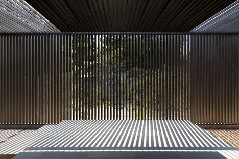 费尔德曼建筑的T#raybet官网ierwelthaus：加利福尼亚荒野的现代舒适