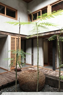 DDAP建筑师：巴厘岛Seminyak的Ruang Tekuni公寓