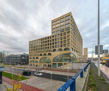 由Studioninedots设计的WestBeat：将私人住宅与阿姆斯特丹的公共空间相结合