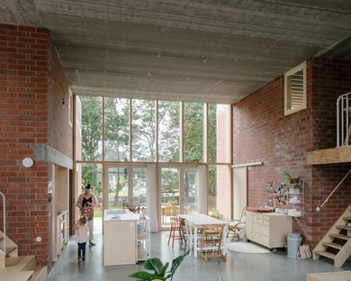 Blaf Architecten：在麦丽山的家庭，法兰德斯的家庭